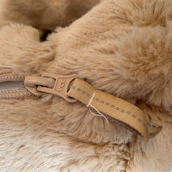 Winter onesie - Picture 3 of 7